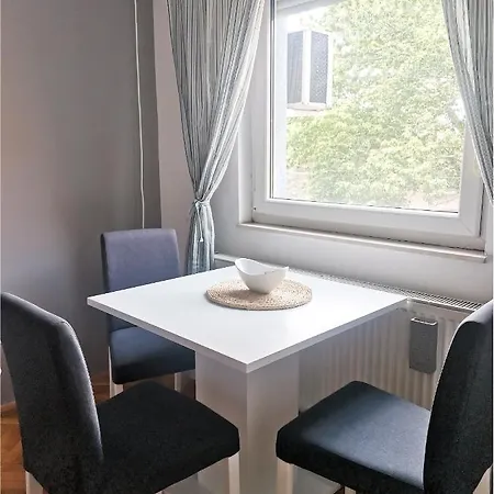 Apartman Center Iva *